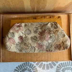 Vintage Floral Cloth Upholstery Wood Clasp Purse Clutch Bag